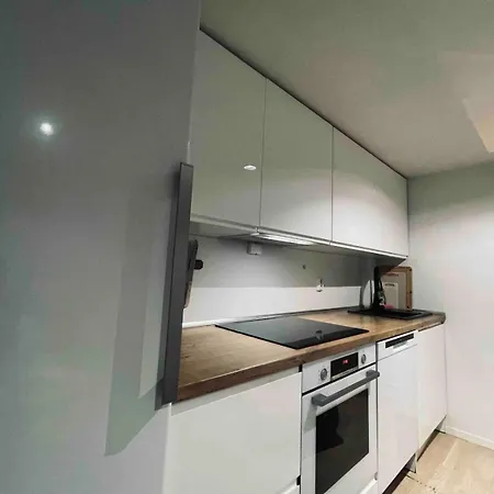 With 2 Bedrooms شقة *